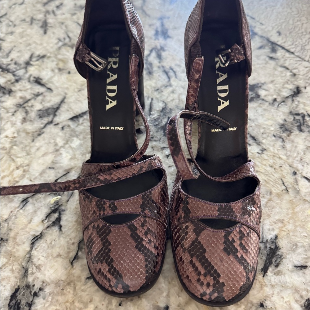 Prada Women's Snakeskin Heels - Brown and Black